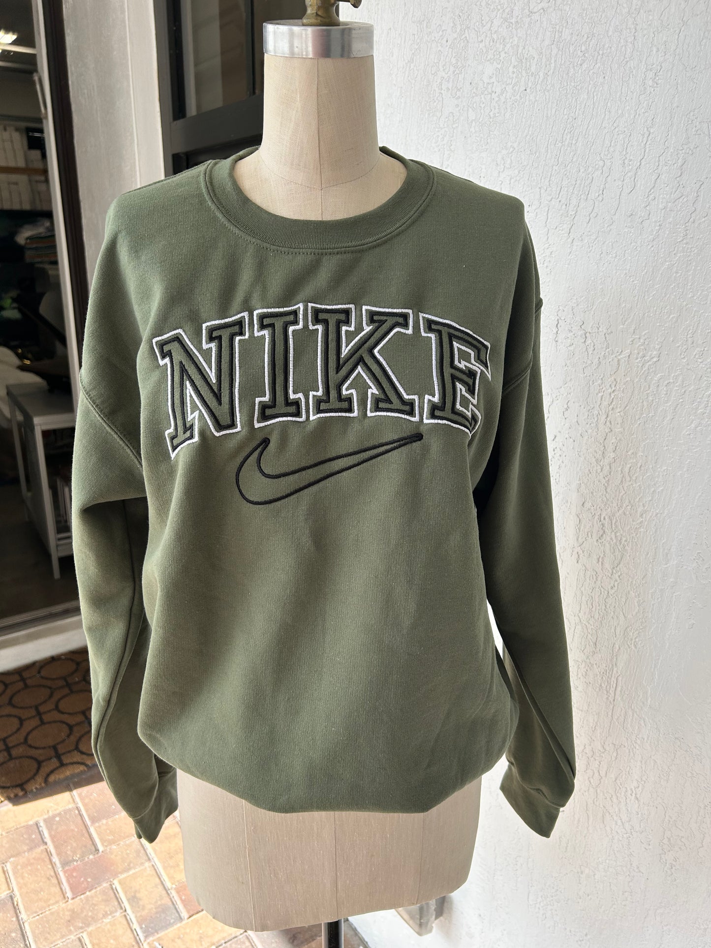Vintage Crewneck embroidered OVERSIZED LOGO